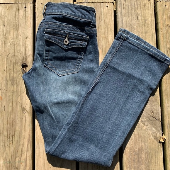 Guess Jeans Doheny Low Rise Boot Cut Flap Pocket Jean Size 28 - Picture 1 of 9